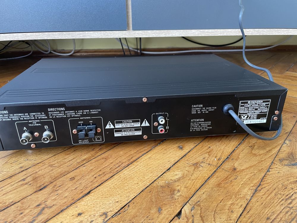 Pioneer F-676 Tuner