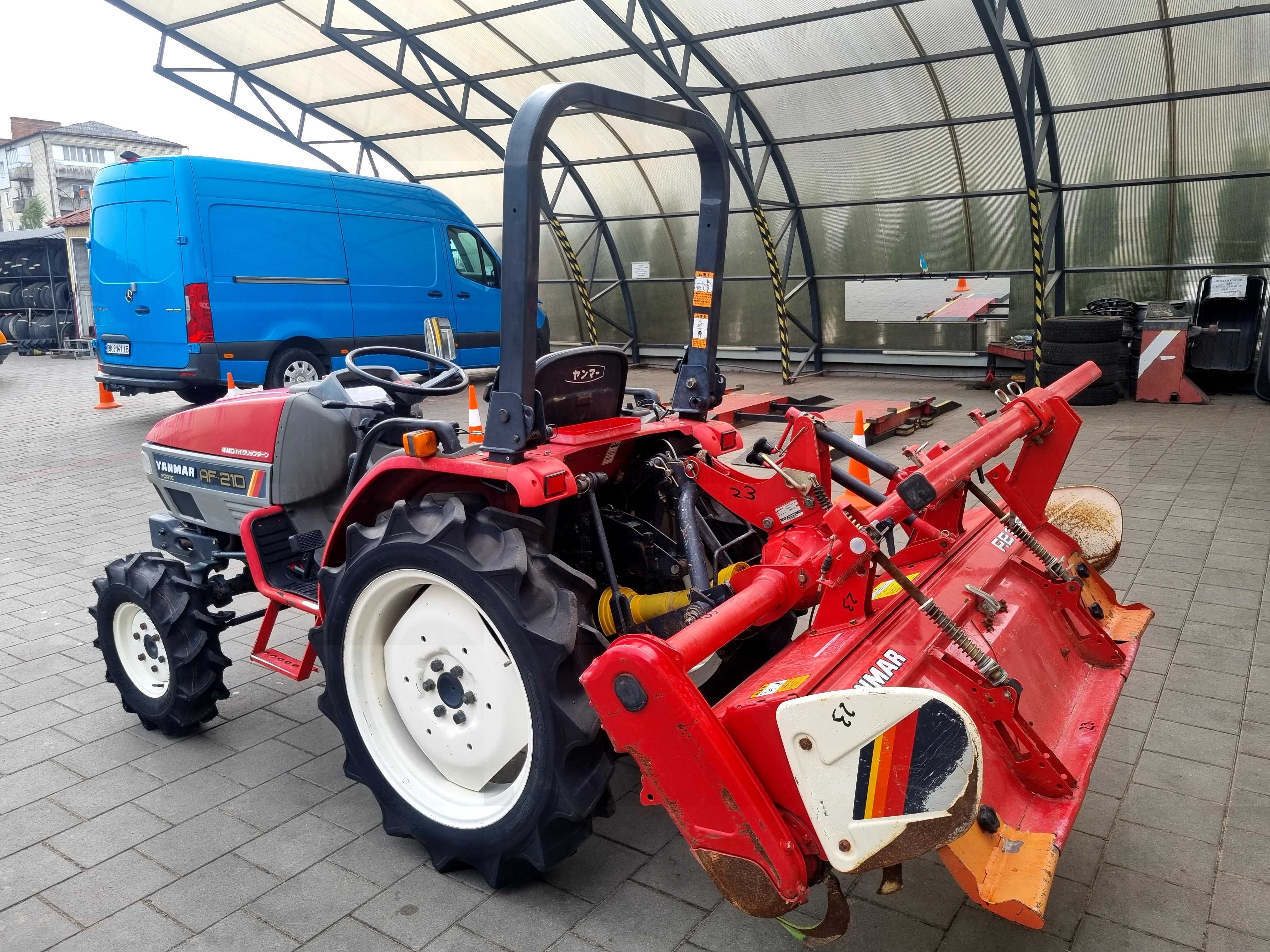Японський мінітрактор Янмар Yanmar F-210