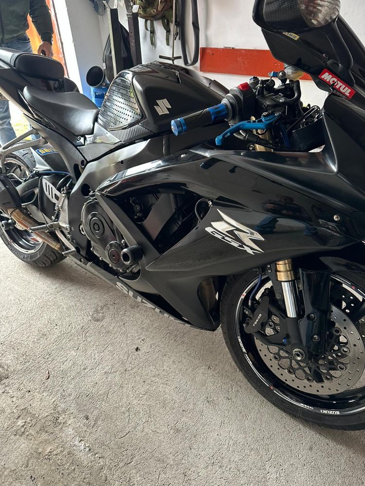 Suzuki Gsxr 600 k8