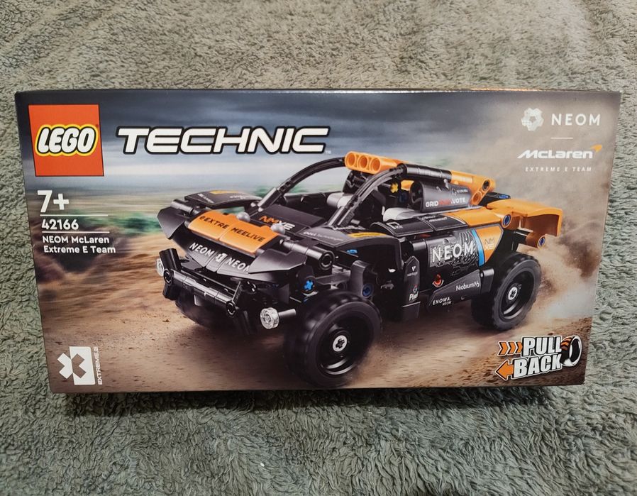 Оригінальний Конструктор LEGO Technic  NEOM McLaren Машинка Lego