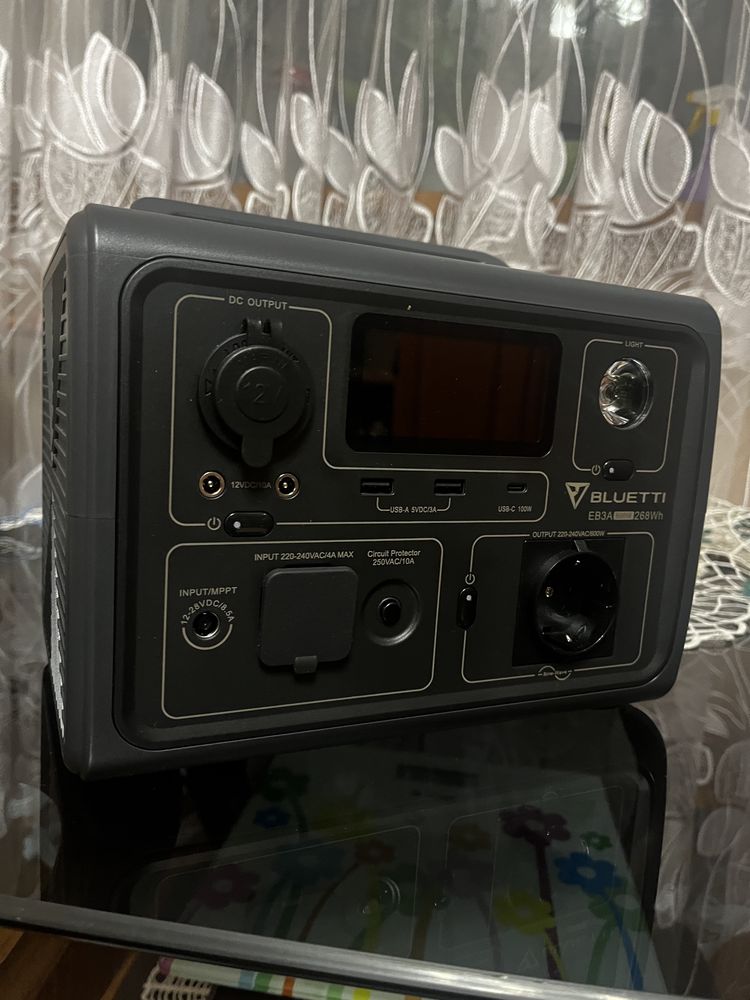 Продам зарядную станцию Bluetti EB3A