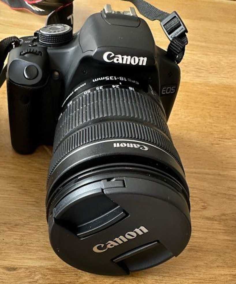 Canon EOS 500D DSLR + Canon EF-S 18-135mm f/3.5-5.6 IS STM