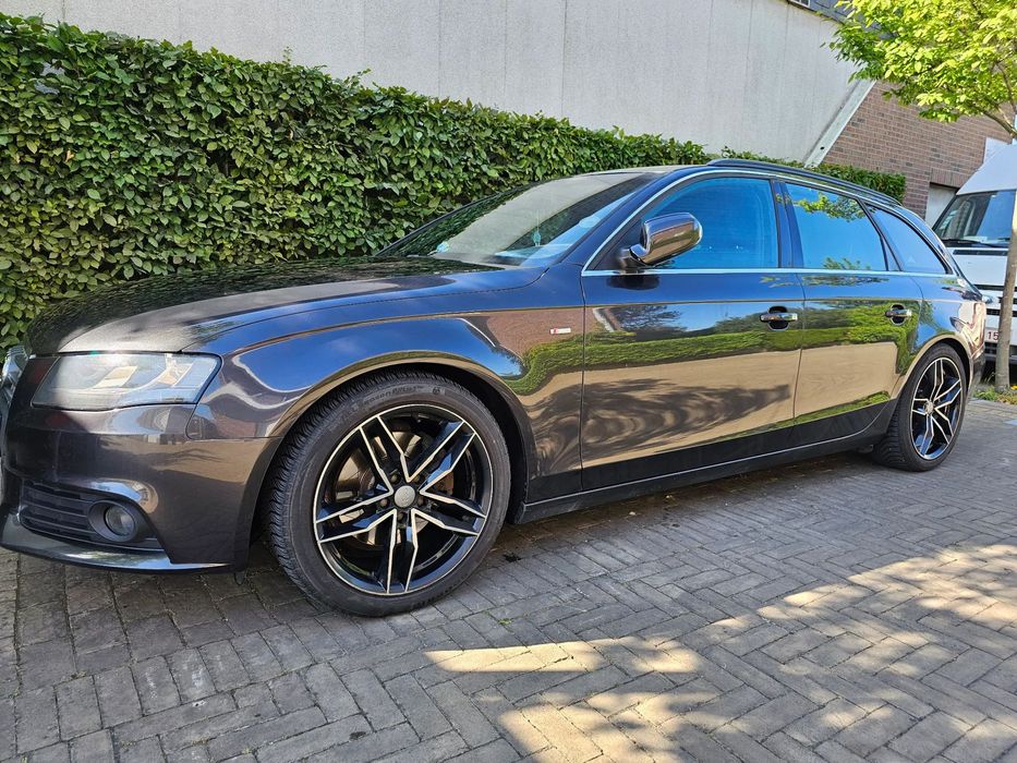 Audi A4 Audi A4B8/S-Line/2.0 diesel/Kod CAGB/255 tys.km/kombi