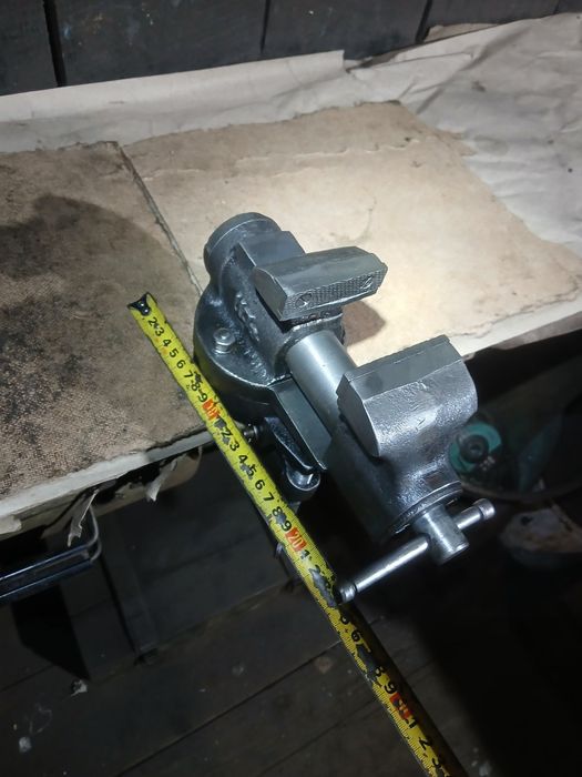 лещата тиски ключі наковальня