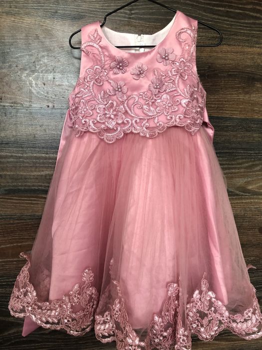 Святкова пишна сукня для дівчинки