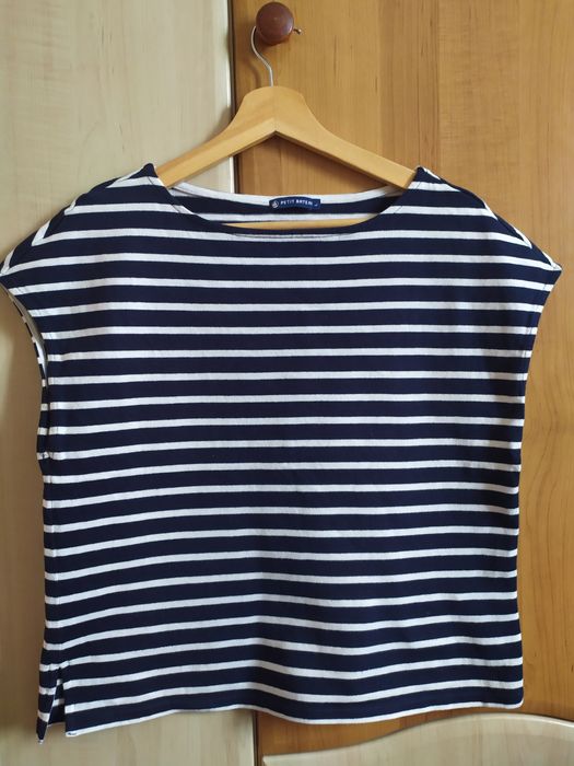 Футболка в полоску.