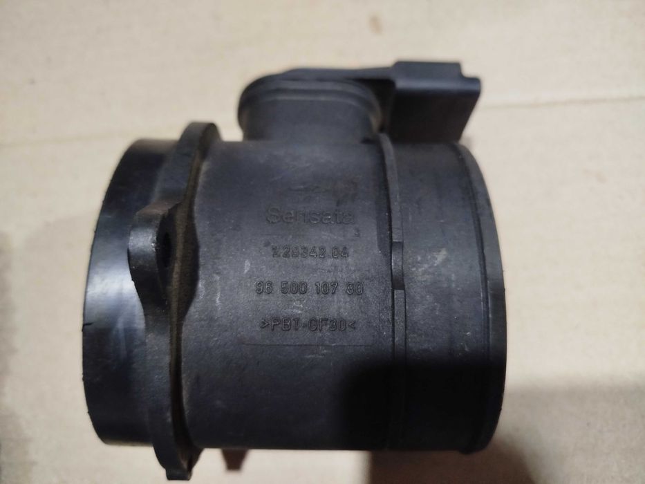 Расходомер ДМРВ Citroen C3 C4 C5 Peugeot 206 307 407 Volvo V50 1.6 D