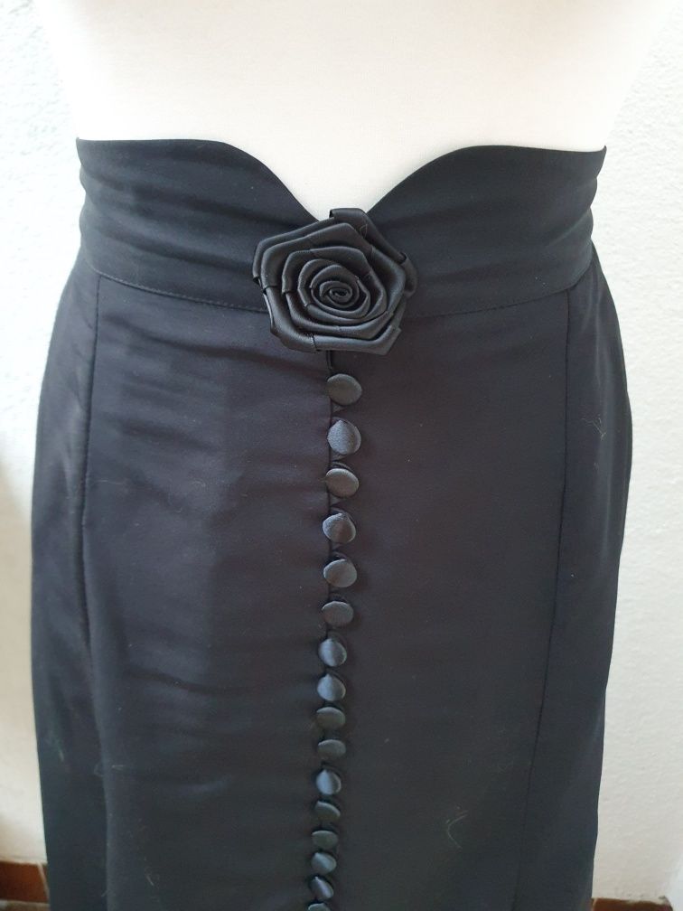 Długa gotycka spódnica z różą i guziczkami midaxi romantic goth retro