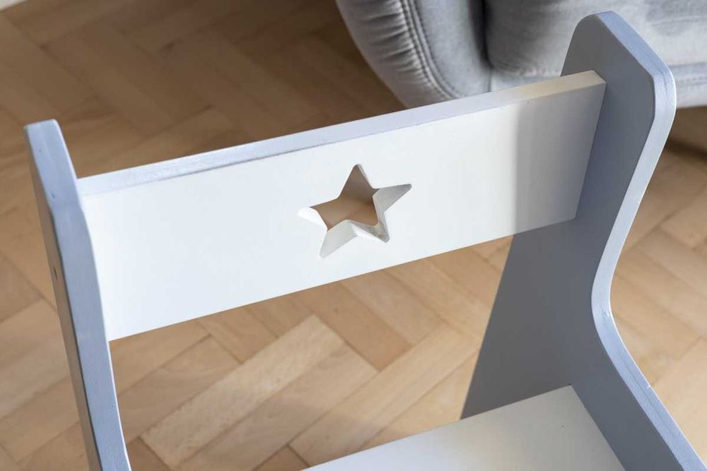 stolik biurko dziecięce z krzesłem