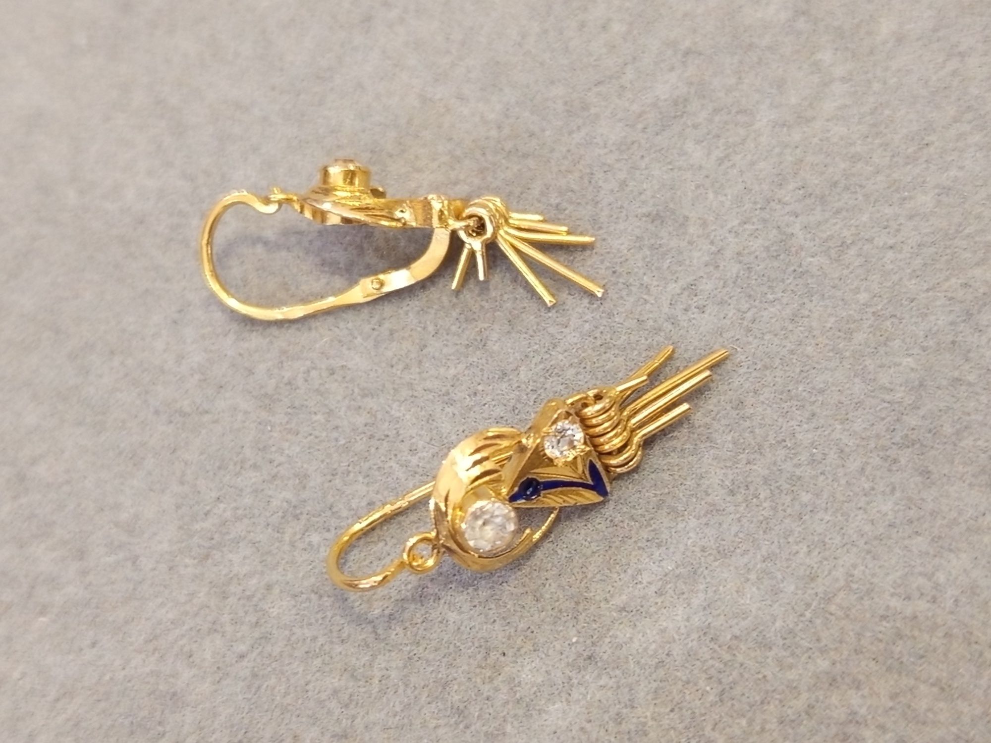 Brincos muito Antigos em Ouro de 19,2 kt