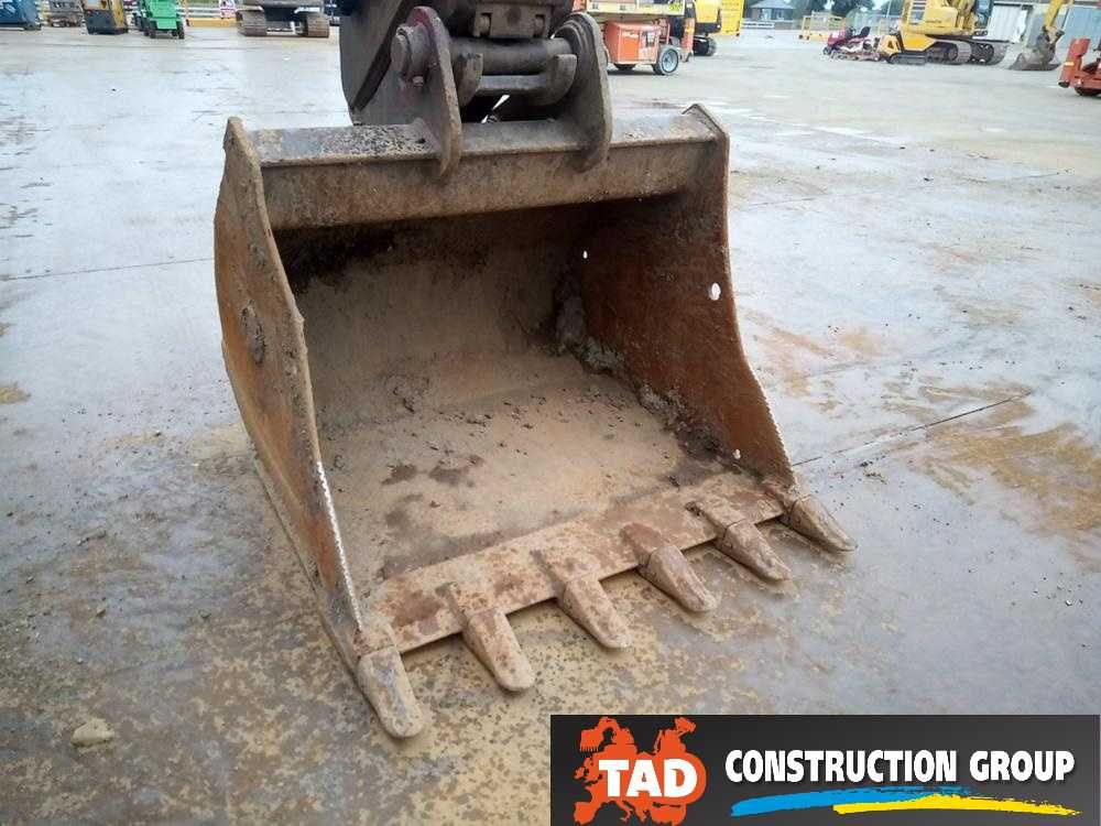 Гусеничний екскаватор JCB JS220LC 2017