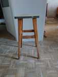 Taboret kwietnik drewniany
