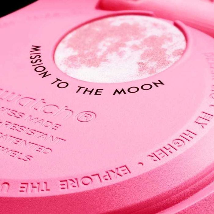 Zegarek z motywem Różowego Księżyca - subtelny i stylowy!