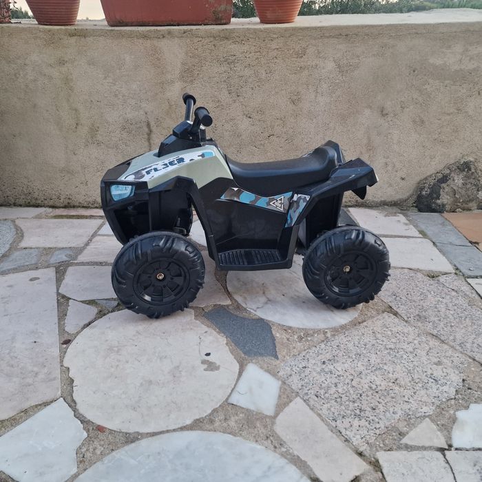 Quadriciclo eletrico 50€