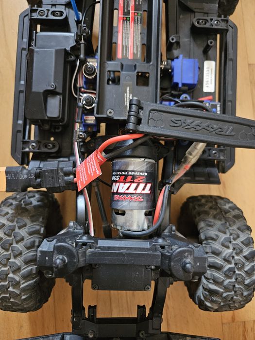 Samochodzik zdalnie sterowany Traxxas Trx-4 Defender
