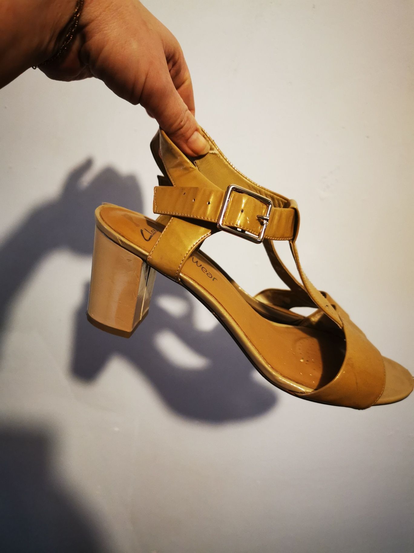 Clarks soft wear skóra 41 beżowe