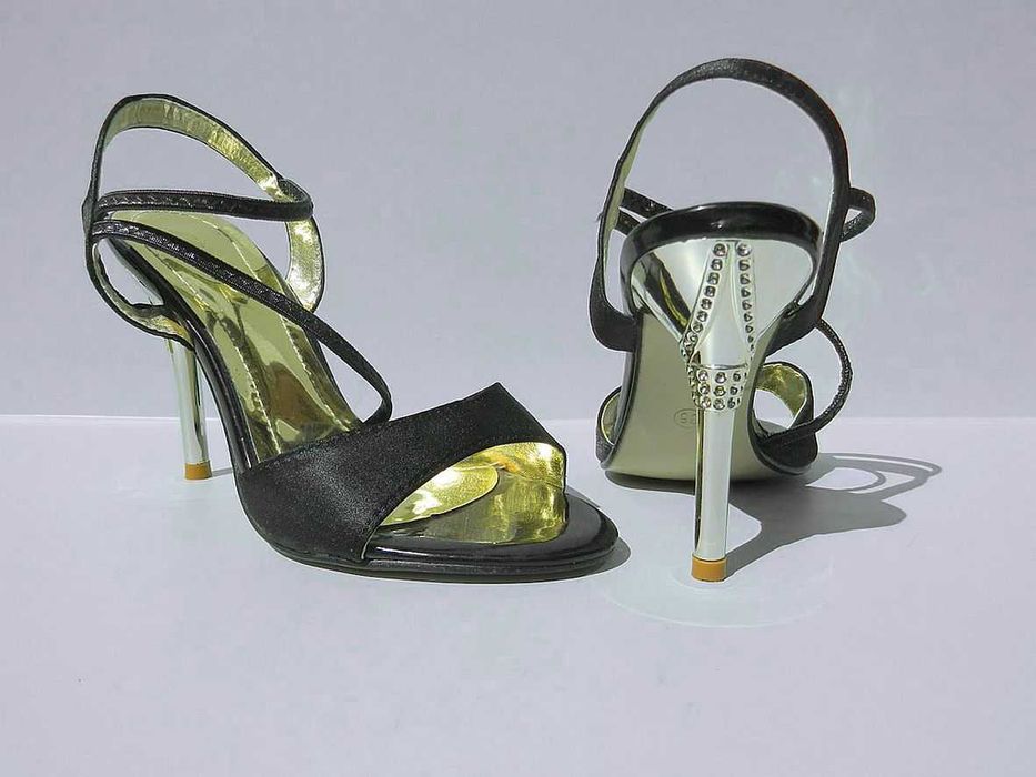 Seksowne ubierające nogę *HONIZI* roz 36