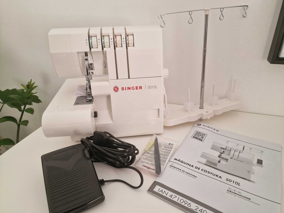 NOVA Máquina de costura SingerS010L, na garantia, a estrear