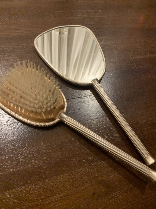 Stary komplet toaletowy dla pani lusterko i szczotka