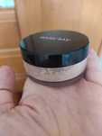 Jedwabisty puder sypki od Mary Kay light to medium