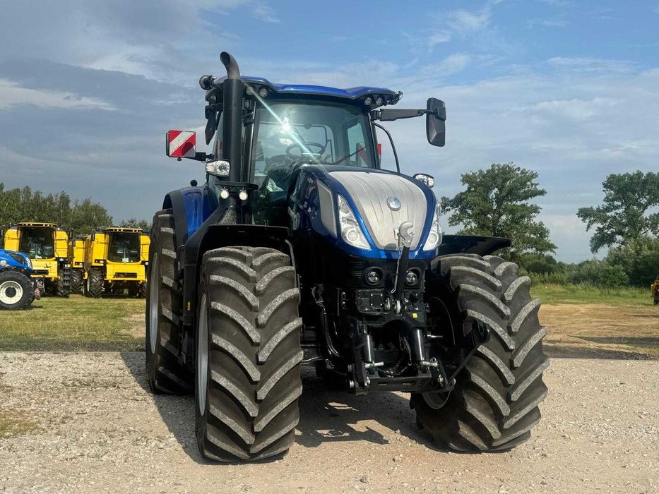 Wynajem ciągników rolniczych New Holland z osprzętem