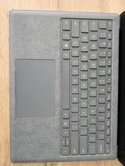 Microsoft Surface Laptop 3 i5-1035G7 16GB RAM 256GB SSD Сенсорний