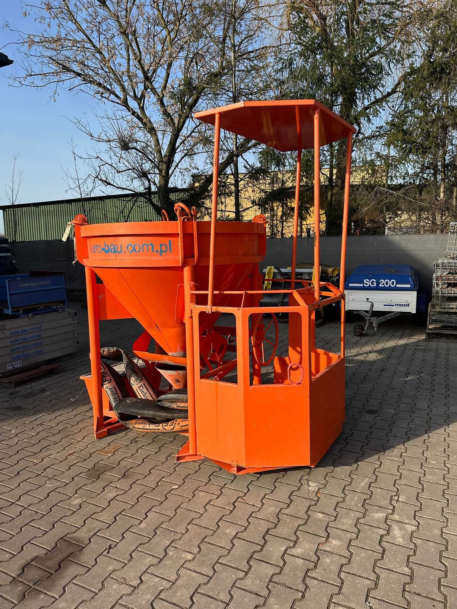 Zbiornik Pojemnik dźwigowy betonu Eichinger PAM 1016H 1000L z podestem