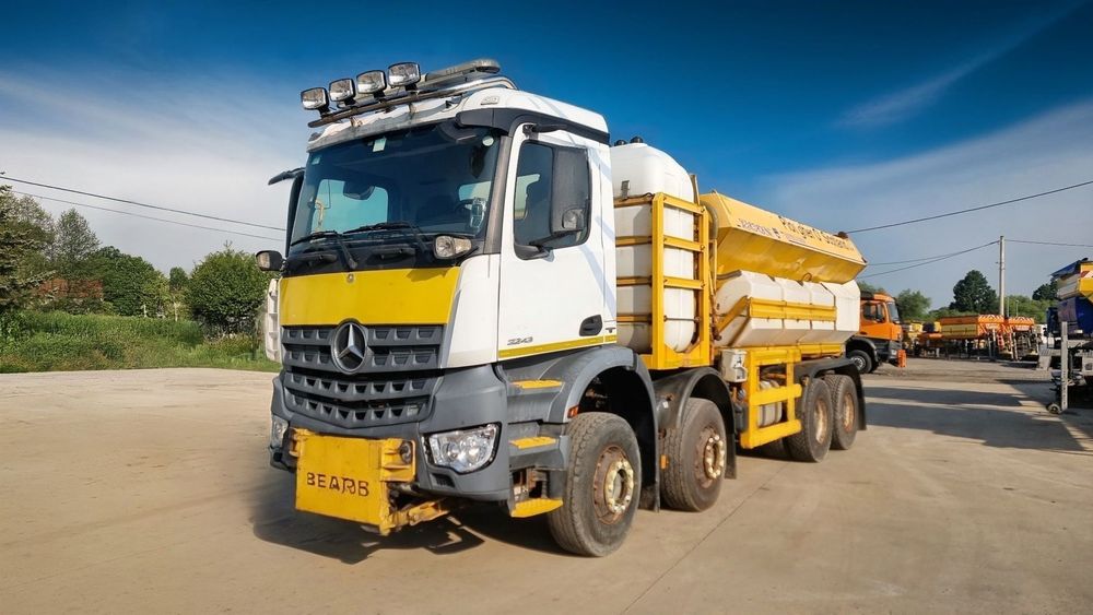 Mercedes-Benz AROCS 8x4  EURO 6 pług piaskarka SCHMIDT