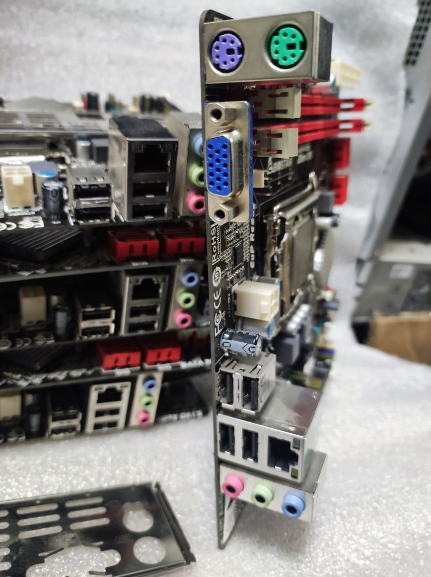 Материнські плати Biostar H61MGV VER:7.0/H61GV3 VER:7.1 S1155 PCIe3.0!