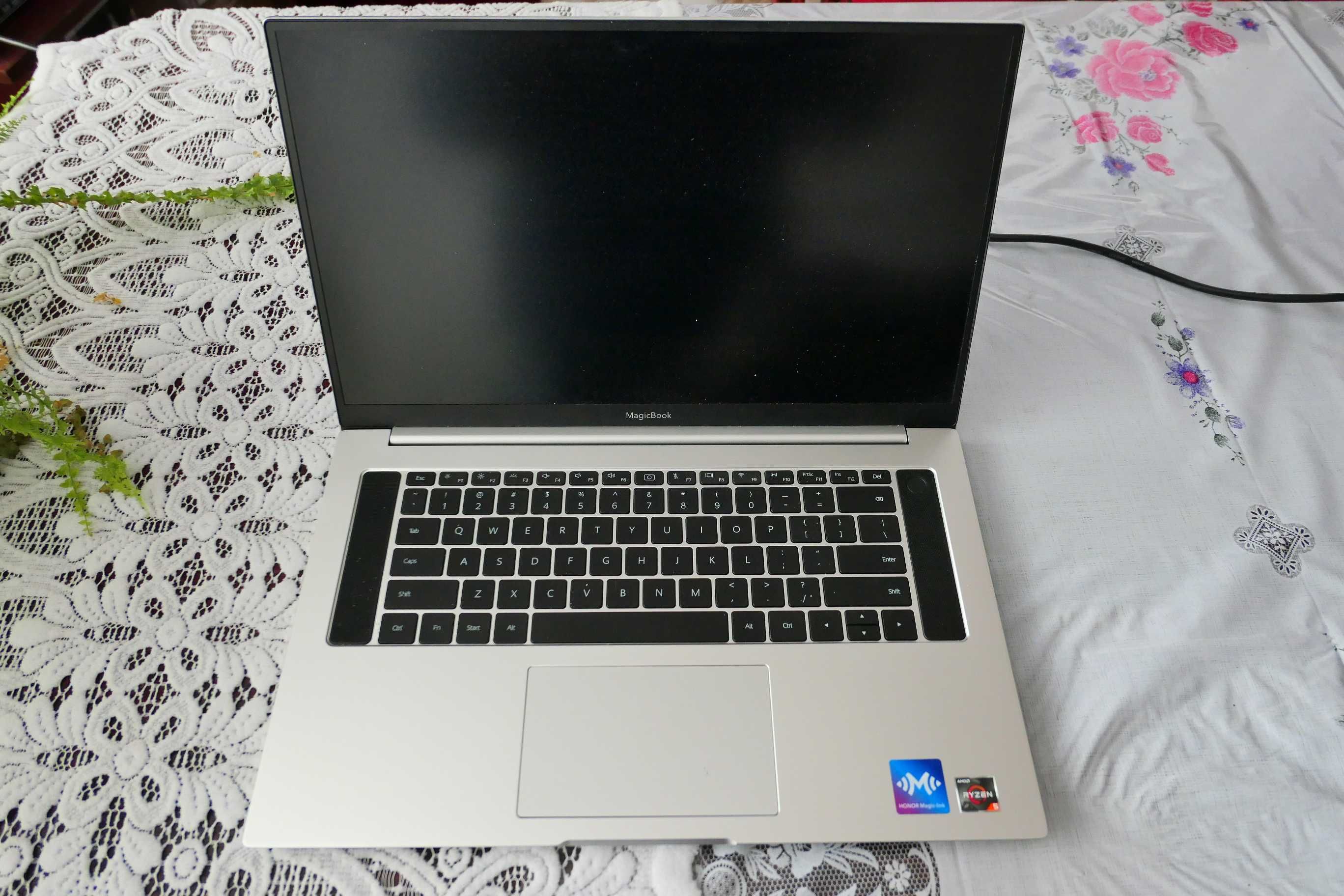 Laptop Huawei Honor Magicbook Pro 2019 uszkodzony