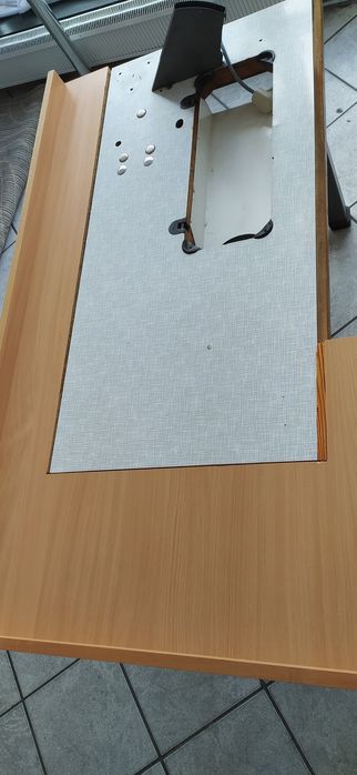 Stoł do maszyny z płyty