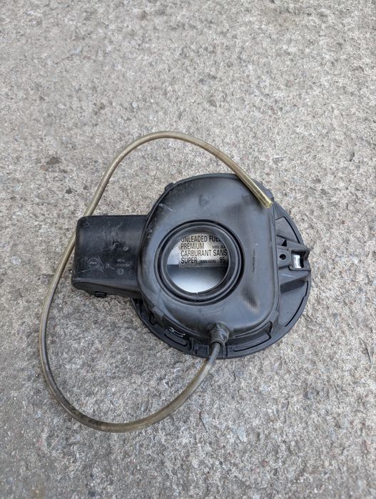 Кришка лючка бензобака Volkswagen CC 2013-2016