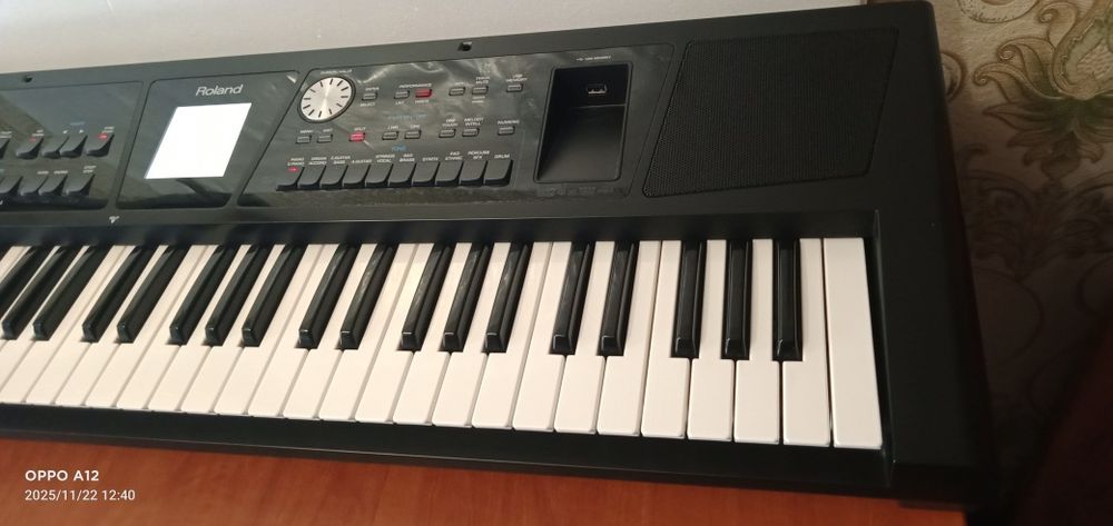 Продам синтезатор Roland bk 5