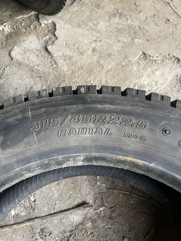 Покришки Bridgestone M749 315/45R22.5