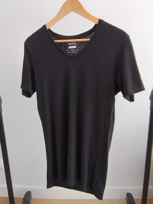 Czarna koszulka Bershka, Slim fit, 100% bawełna