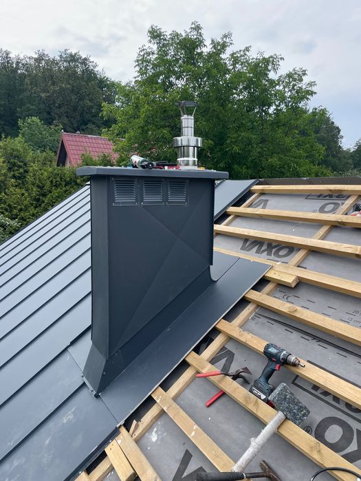 Obróbki kominów, wentylacji , kalenic…