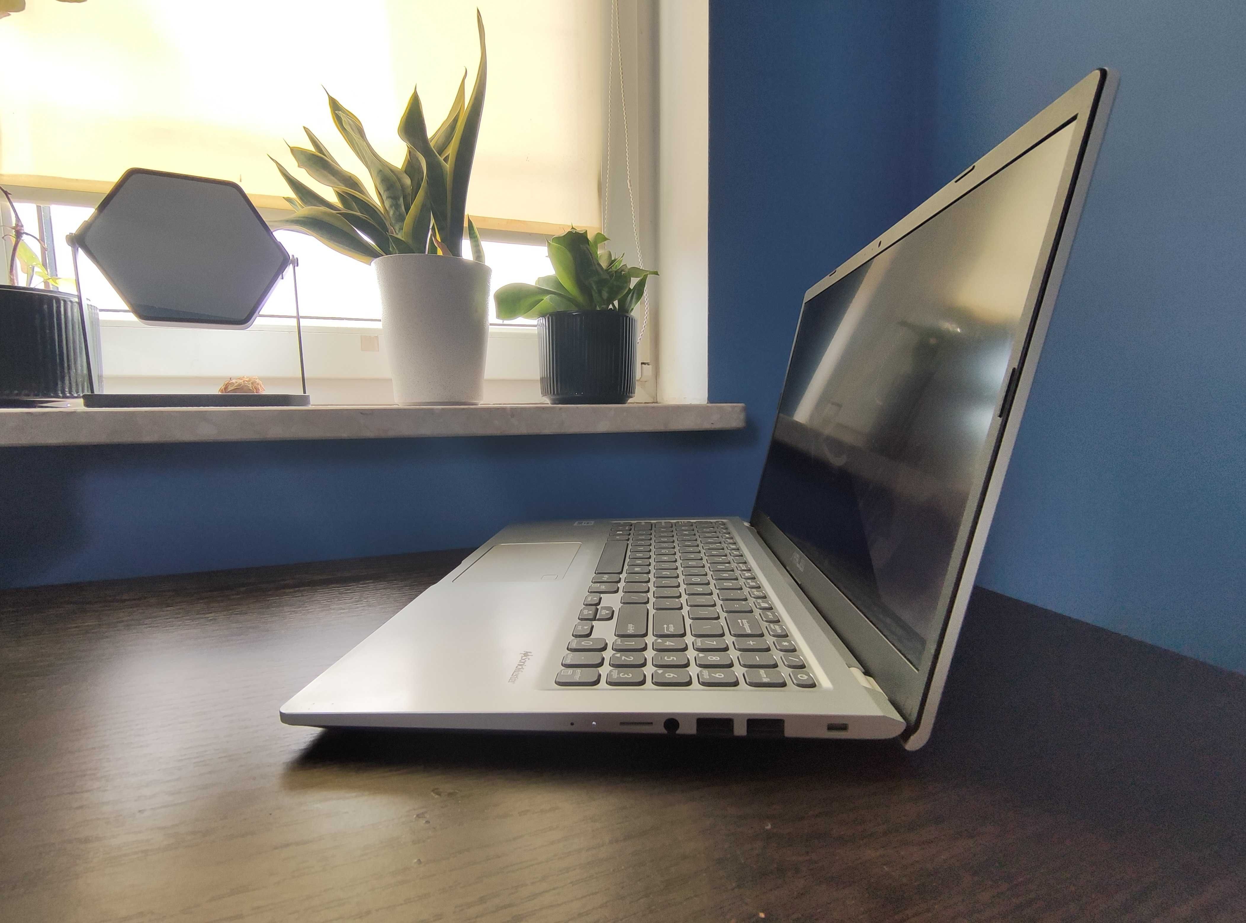 Laptop Asus x515ja I5 10 gen 8GB 256 SSD m2 15.6 cala 1920 x 1080 IPS