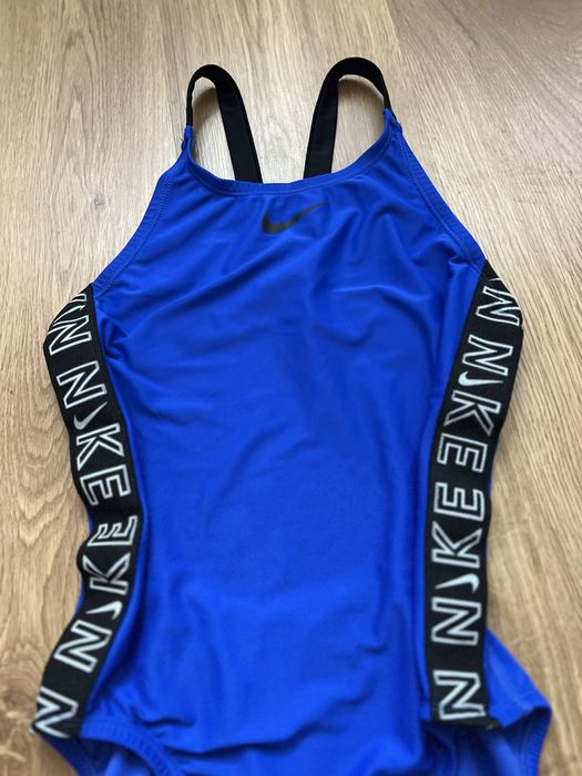 Продам купальник найк в гарному стані