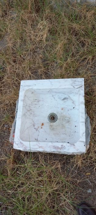 Pias em Pedra Mármore