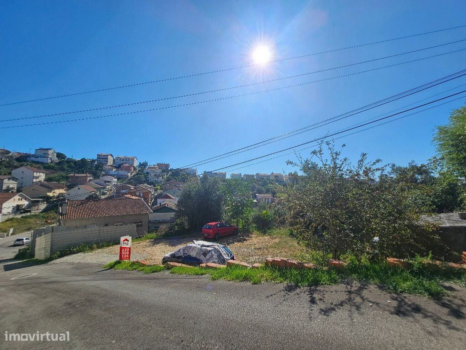 Terreno para construção em zona de Santa Clara