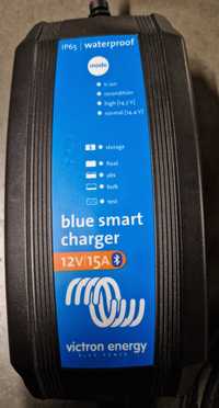 Prostownik Victron blue smart 12V 15A