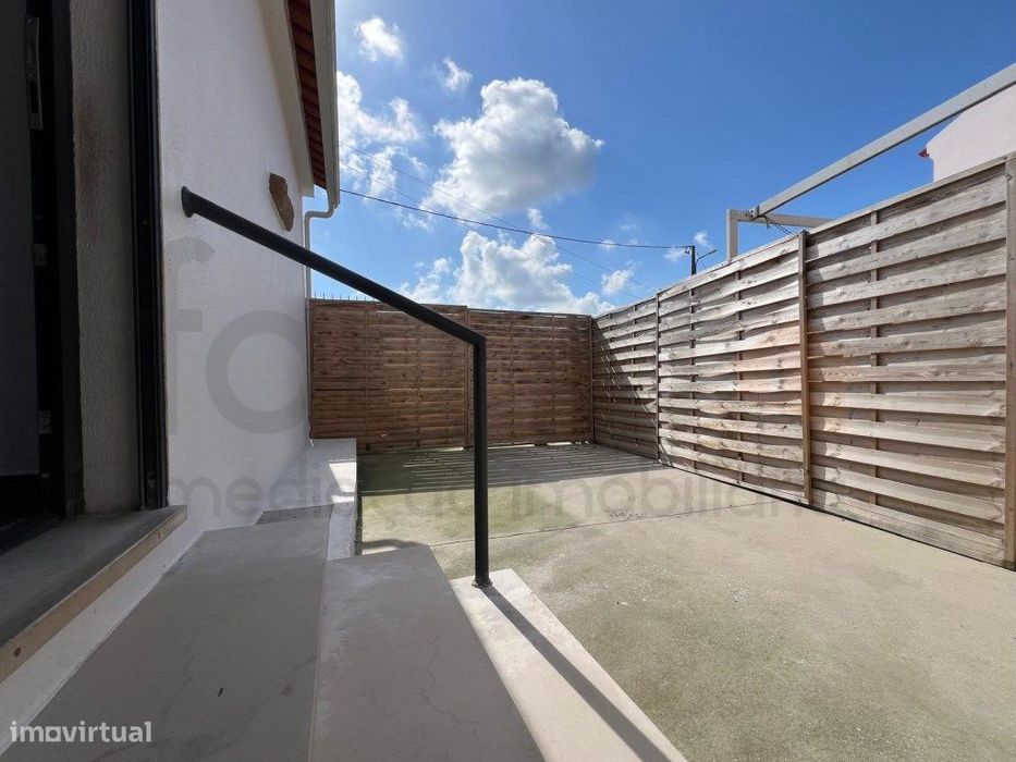 **Arrendamento de Moradia T2 em Marteleira, Lourinhã!**