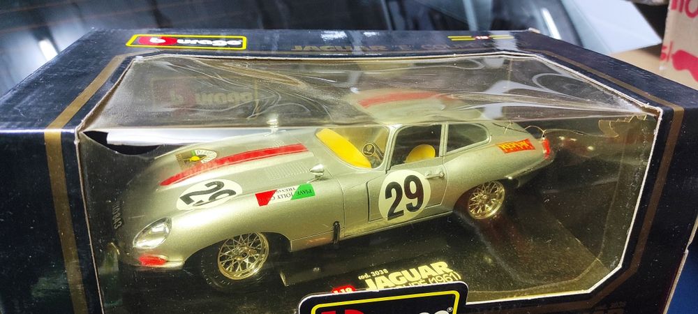 1/18 Jaguar e coupé 29 Burago carro coleção miniatura