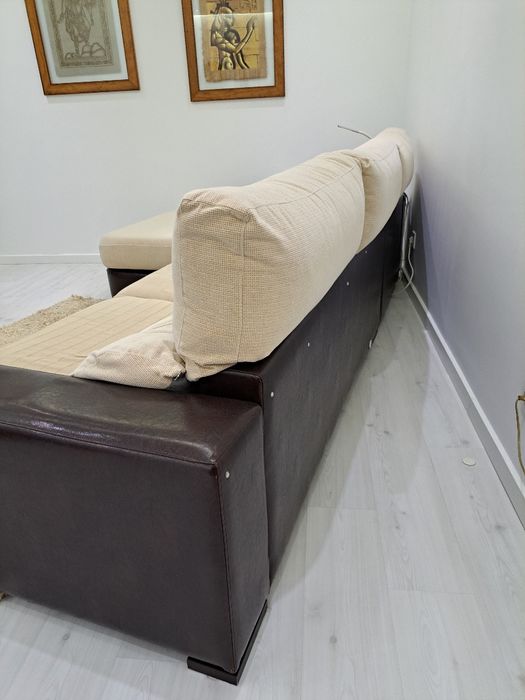 Sofá bege e castanho, em bom estado com capas suplentes 2.85x164