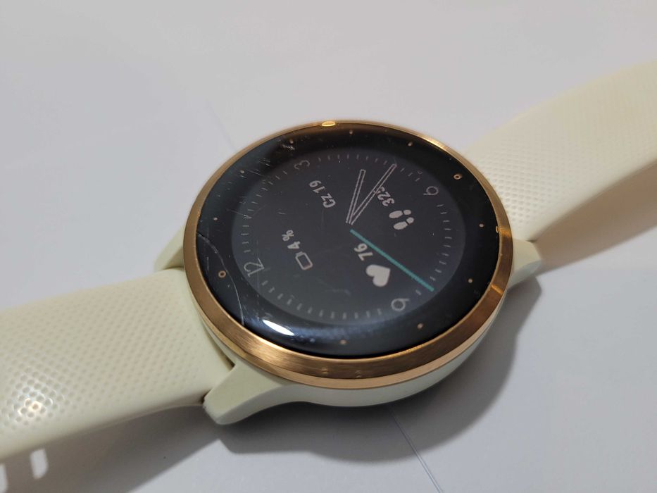 Smartwatch Garmin Vivoactive 4S biały