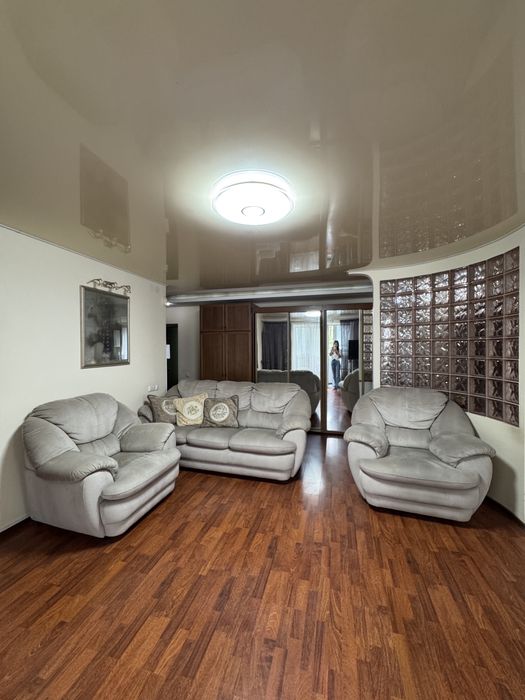 Продаж 2- во кімнатної квартири в центрі міста