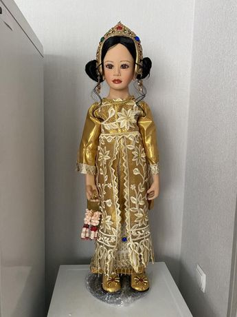 нова лялька коллекційна вінілова від Dwi Saptono