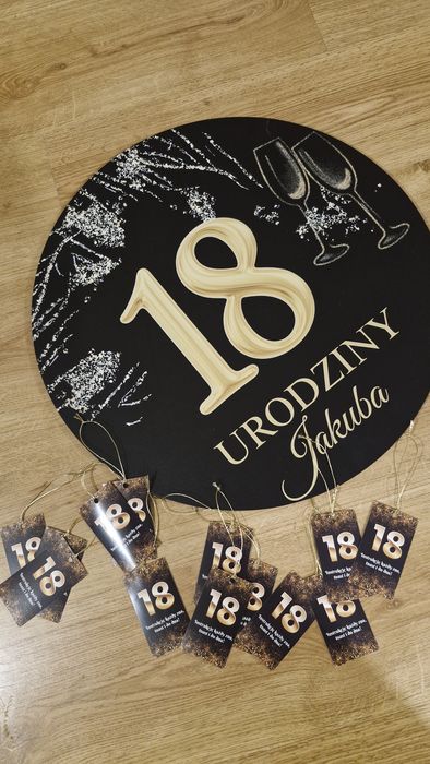 Tablica na 18 urodziny Jakuba , zawieszki na alkohol