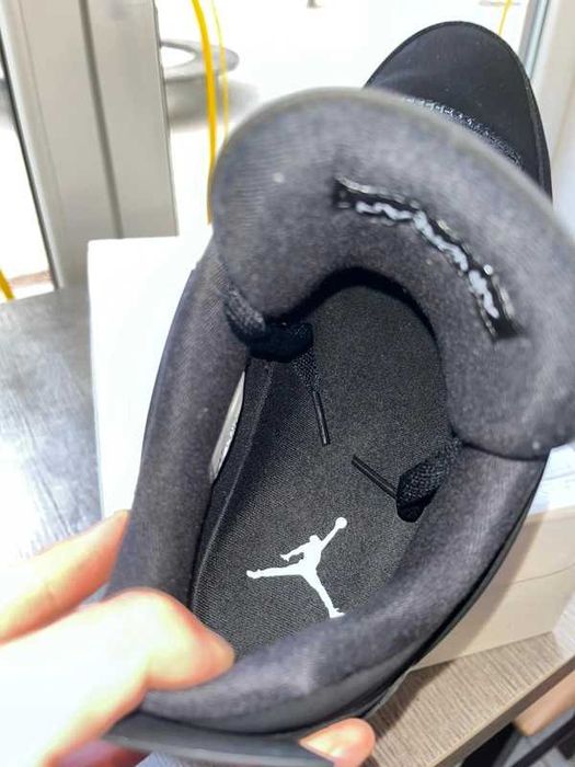 Buty Trampk Jordan 4 Retro White Thunder R.42