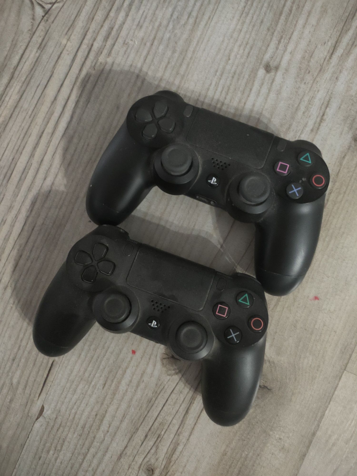 Konsola PS4 pady i gry